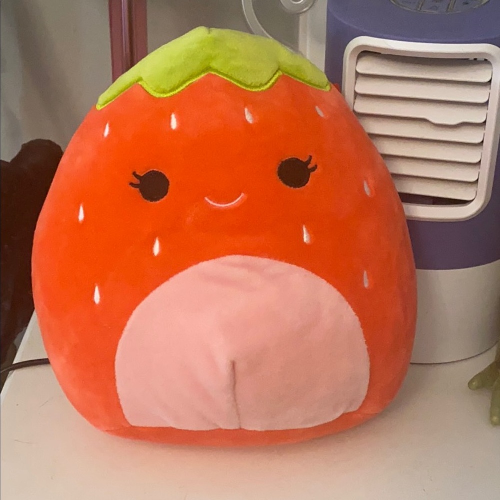 8” Scarlet squishmallow